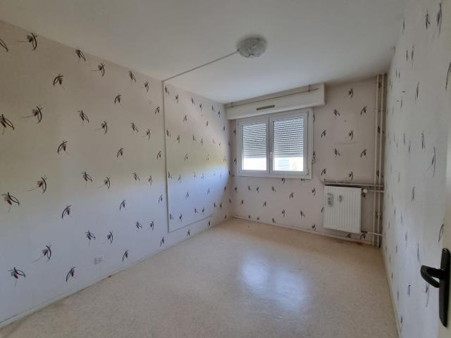 BEL APPARTEMENT 3 CHAMBRES AVEC BALCON ET VUE SUR LA MEUSE