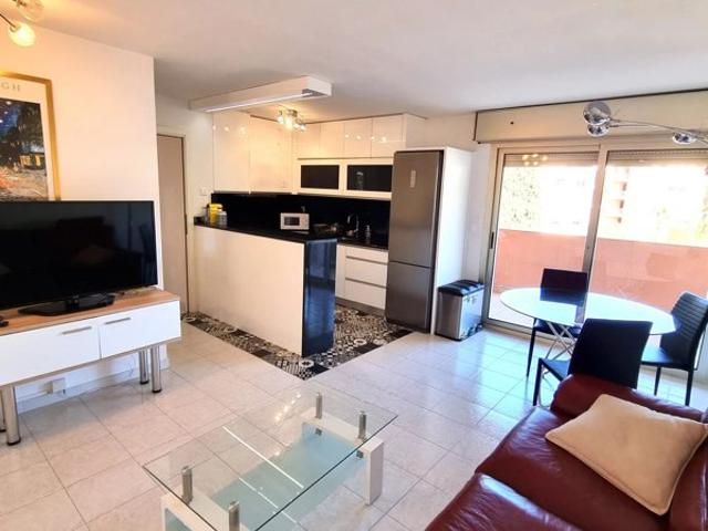 Bel Appartement 3 pièces avec terrasse, expo Sud Roquebrune Cap Martin Proche Monaco Garage et cave