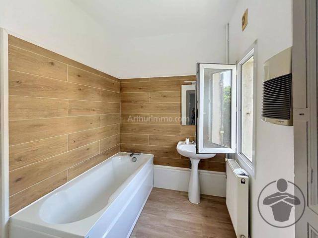 Bel appartement 3 pièces rénové à Coutras