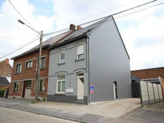Bel appartement 1 ch sis au rez de chaussée avec jolie cour