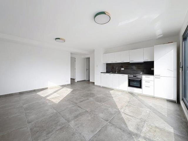 Bel appartement 1 chambre avec terrasse en face de la gare !