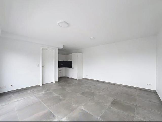 Bel appartement 1 chambre avec terrasse en face de la gare !