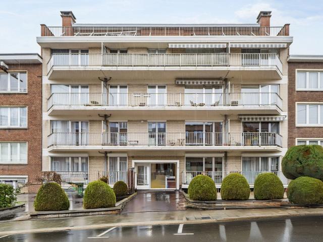 Bel appartement 2 chambres avec balcons, cave et garage