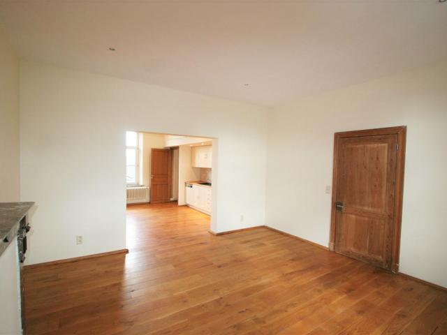 Bel appartement 2 chambres avec jardin & cave à 6530 Thuin