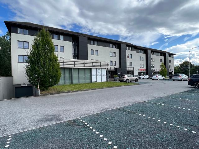 Bel appartement 2 chambres avec parking en sous sol et cave à 7020 Maisières • Loyer: 995 €