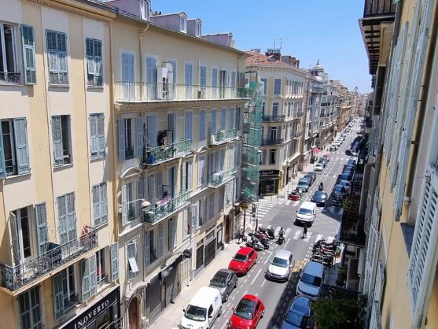 Bel appartement 2 pièces 46 m2 Etage élevé Nice Centre Ville Secteur Lépante