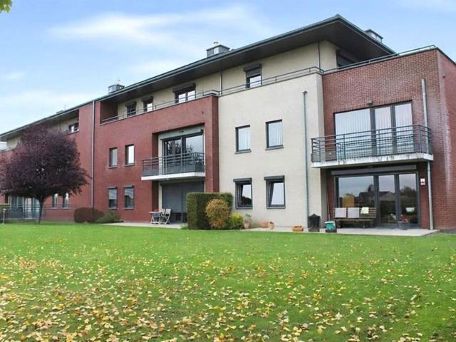 Bel appartement 2CH avec balcon, cave et 2 places de parking