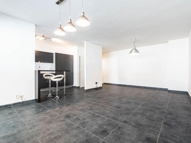Bel appartement 2ch de 92m² avec terrasse!
