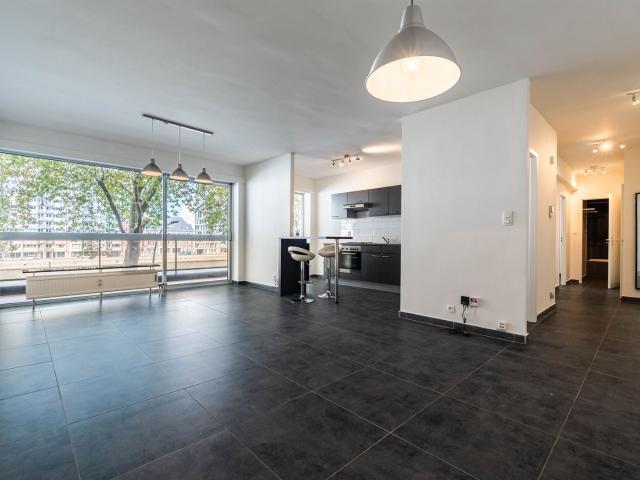 Bel appartement 2ch de 92m² avec terrasse!