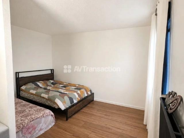 BEL APPARTEMENT 38 M² avec Balcon, cave et place de parking