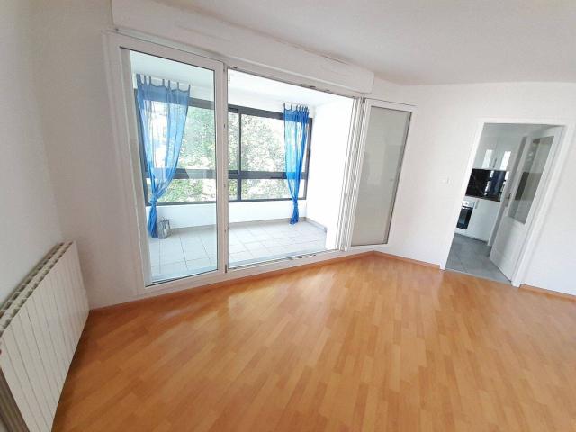 Bel appartement 4 pièces 80 m² avec loggia, cave et place en parking fermé