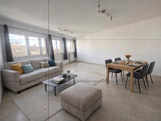 BEL APPARTEMENT 80m2 dernier étage ENSOLEILLÉ