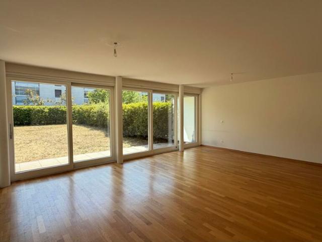 Bel appartement contemporain avec jardin
