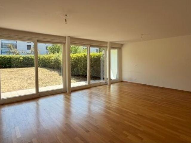 Bel appartement contemporain avec jardin