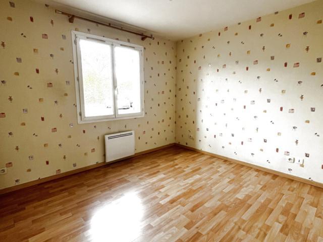 Bel appartement à louer 1035 EUR par mois à Coignières