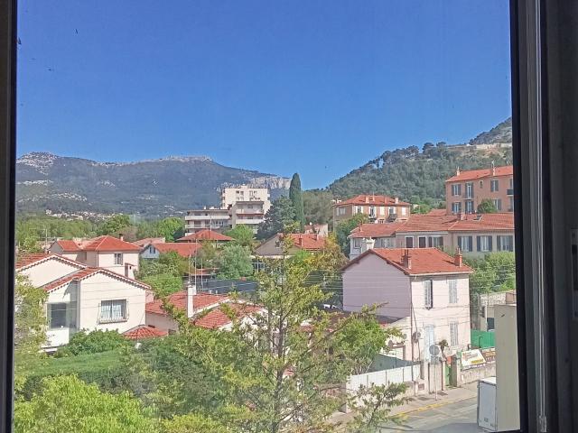Bel appartement à rénover sur Toulon Ouest