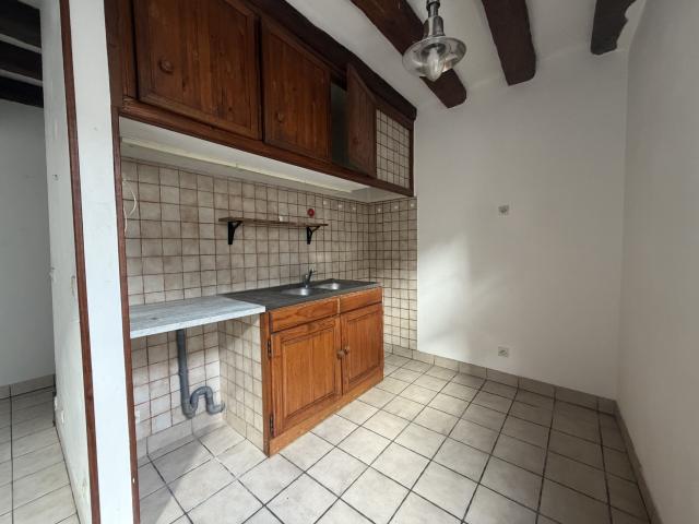 BEL APPARTEMENT ANCIEN
