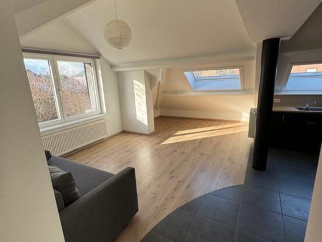 Bel appartement au deuxième étage