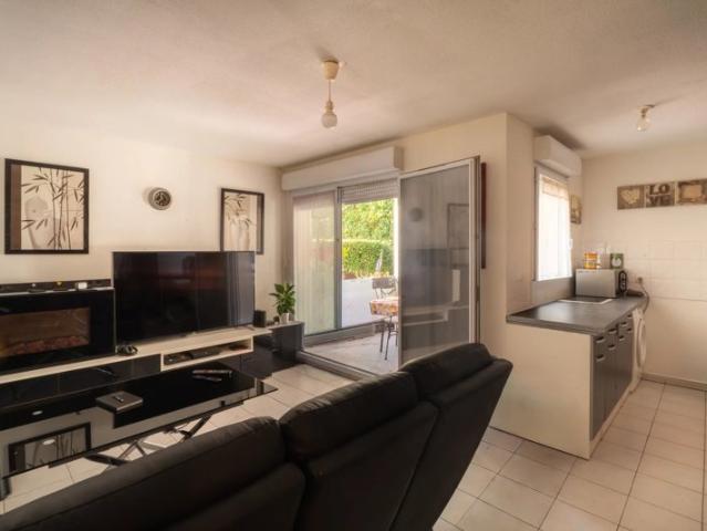 Bel appartement avec terrasse et piscine sans vis à vis en périphérie de Bordeaux