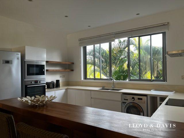 Bel appartement avec vue Marina et Montagne