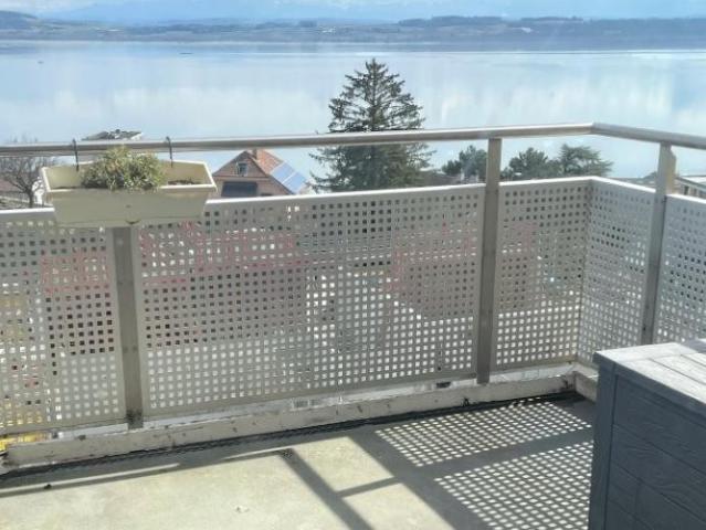 Bel appartement avec vue sur le lac de Neuchâtel