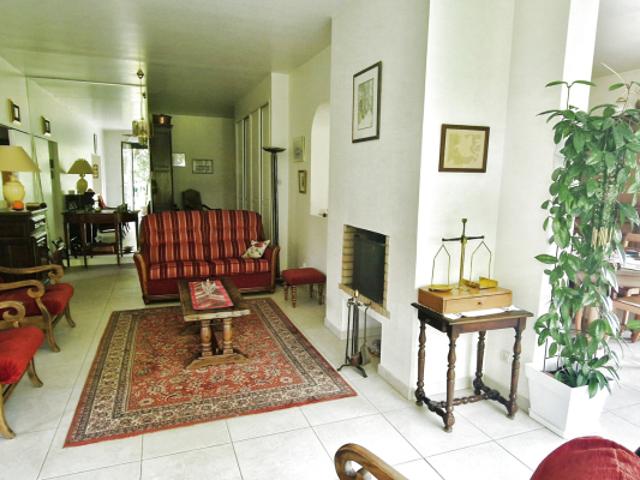 BEL APPARTEMENT AVEC BALCON ET VUE PARC GRADIGNAN CENTRE