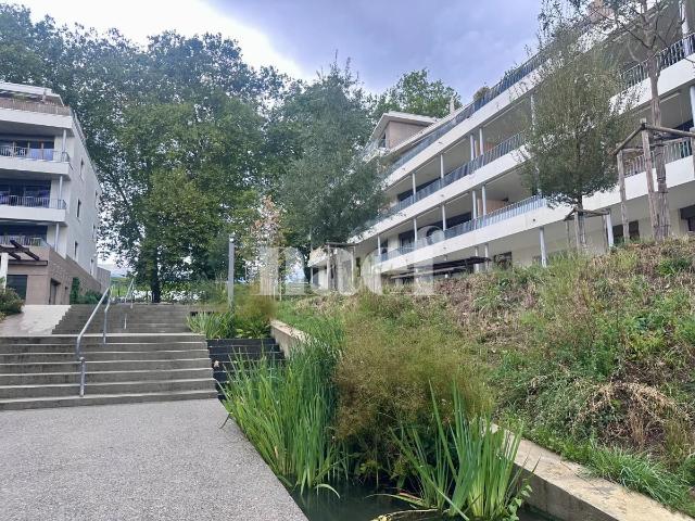Bel appartement avec grand balcon au coeur de Satigny.