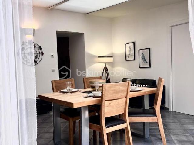 Bel appartement avec grande terrasse et Pergola en hypercentre de Sarreguemines Proche gare !