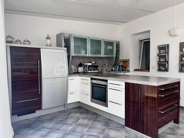 Bel appartement avec grande terrasse et Pergola en hypercentre de Sarreguemines Proche gare !