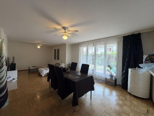 Bel appartement avec jardin et jacuzzi à Bottens