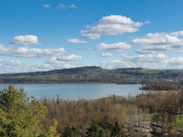 bel appartement avec magnifique vue sur le lac