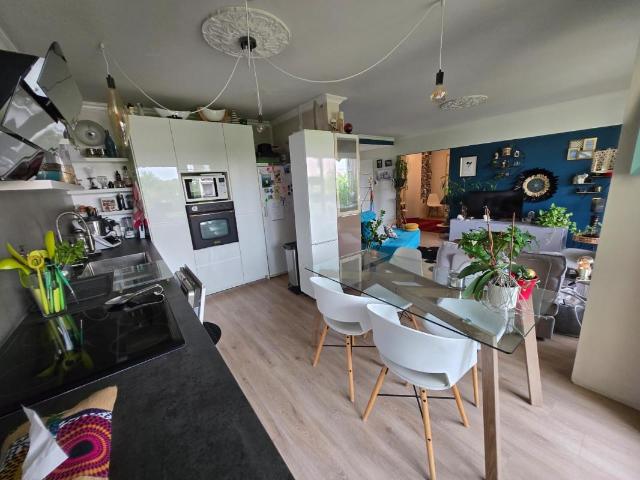 Bel appartement avec parking et cave