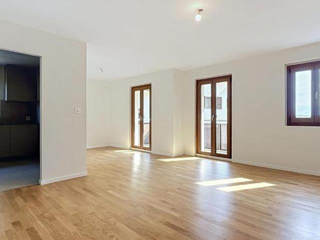 Bel appartement de 3.5 pièces entièrement rénové à Villars Bozon
