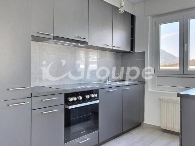 Bel appartement de 3.5 pièces rénové en location à Sion