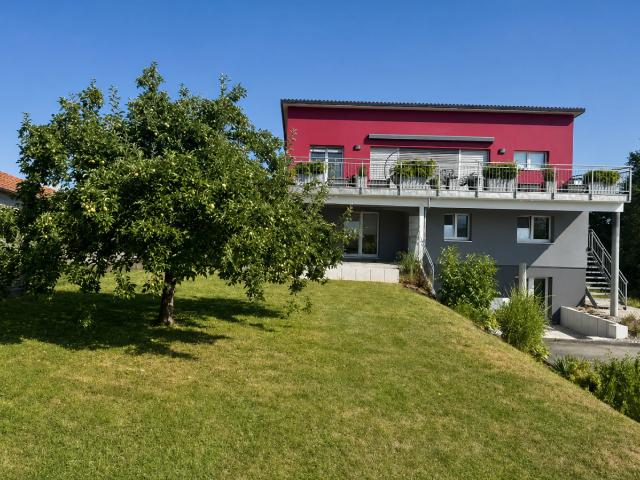 Bel appartement de 3.5p à Neyruz