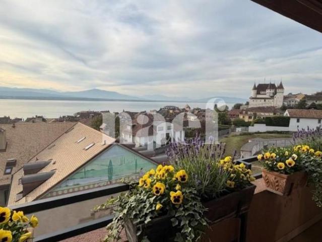 Bel appartement de 3 pièces au 3ème d'env. 76m2 avec balcon et magnifique vue lac