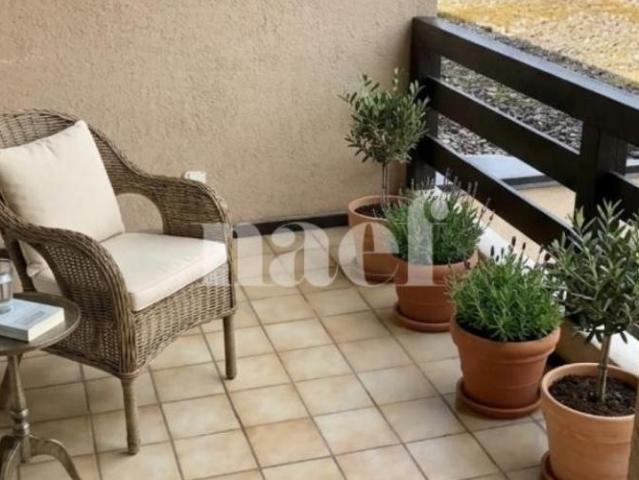 Bel appartement de 3 pièces d'env. 85m2 au 1er étage avec balcon