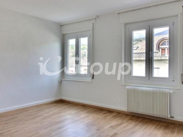 Bel appartement de 3 pièces rénové en location à Sion