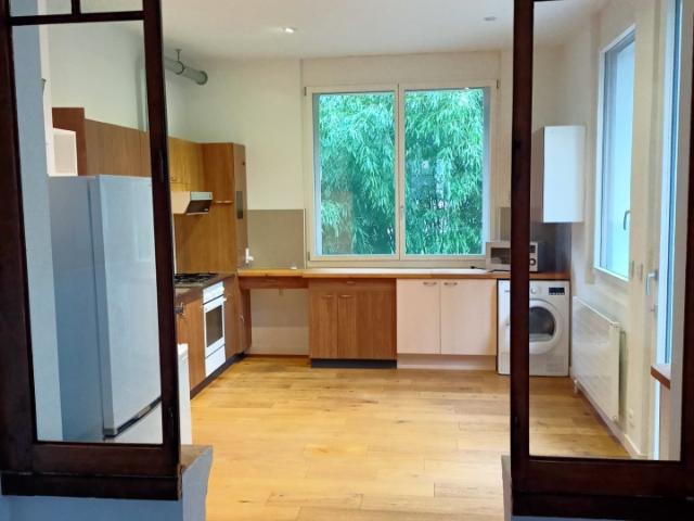 Bel appartement de 3P / 1 CHB /1 SDB / 1 Balcon / 1 Jardin / place de parc