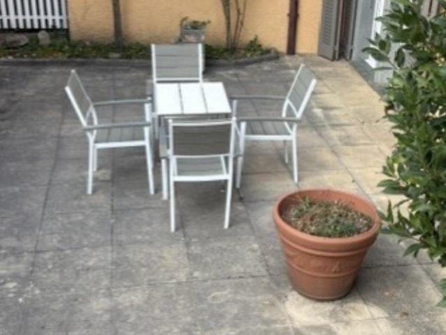 Bel appartement de ~100 m2 dans maison individuelle avec terrasse