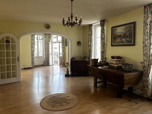 Bel appartement de 136 m2 à proximité de la gare
