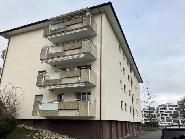 Bel appartement de 2,5 pièces situé dans un cadre de verdure