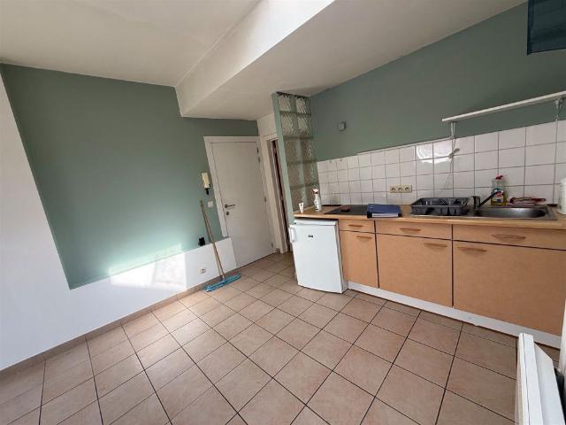 Bel appartement de 2 chambres au 1er étage sans ascenseur