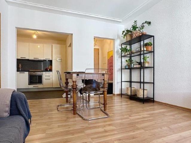 Bel appartement de 2 pces au 2ème étage