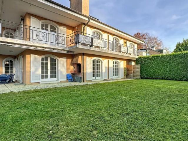 Bel appartement de 7 pièces avec jardin privatif