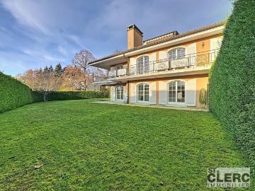 Bel appartement de 7 pièces avec jardin privatif