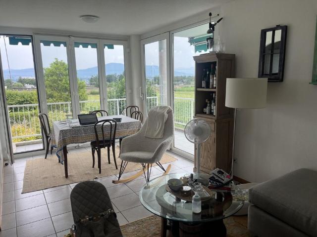 Bel appartement de 4 pièces au 1er étage avec balcon et vue dégagée