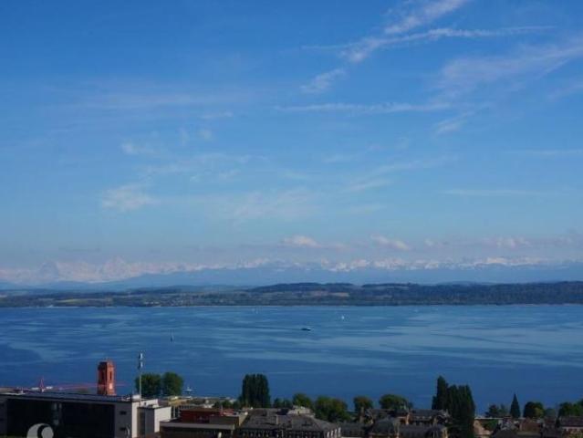 Bel appartement de 4 pièces avec balcon à Neuchâtel