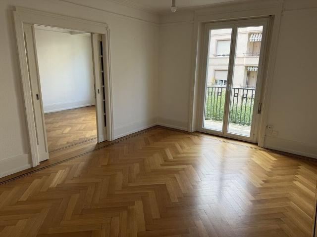 Bel appartement de 4 pièces idéalement situé, proche de la gare