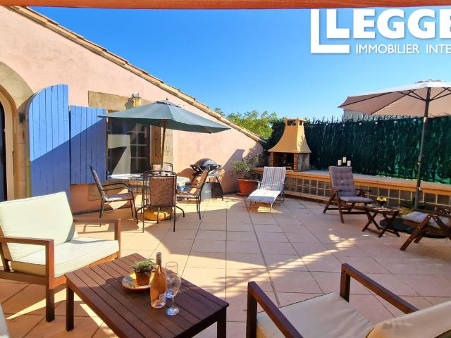 Bel appartement de deux chambres avec terrasse dans une résidence s très prisée